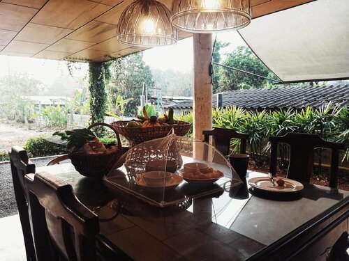 Гостиница Baan Lek Villa в Чантхабури