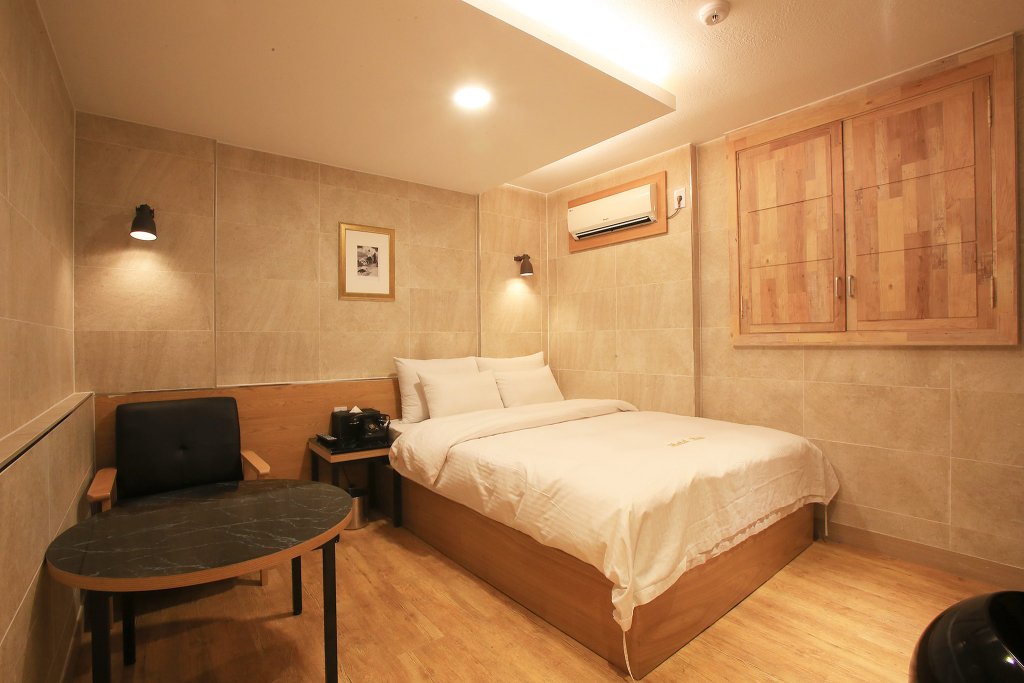 Фото Hotel Millhaus Shinchon