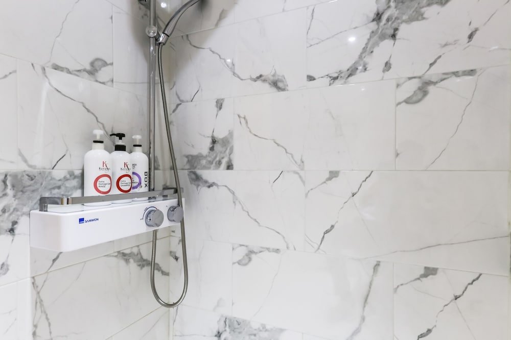 Фото Sintanjin Hotel Box Daejeon