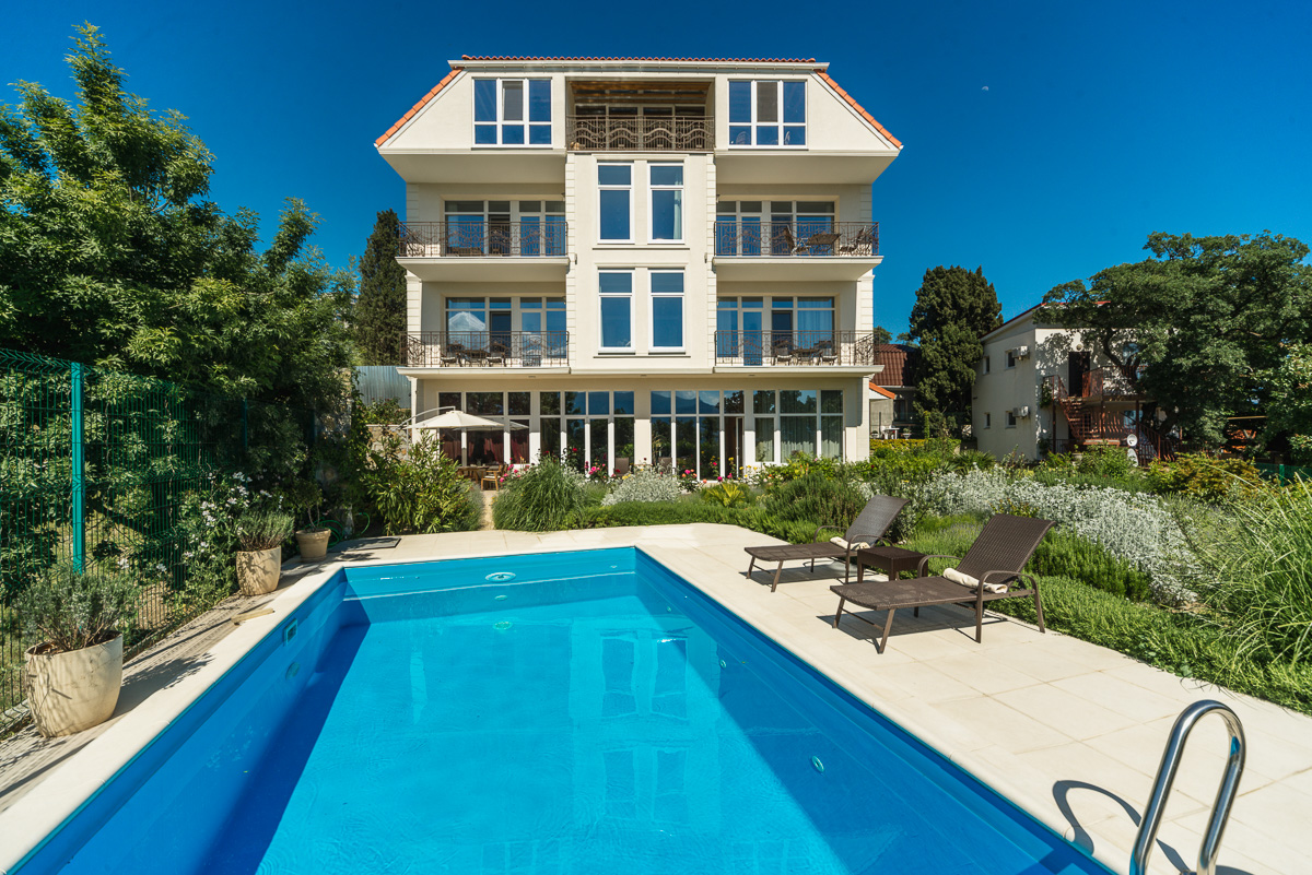 Фото отеля 1