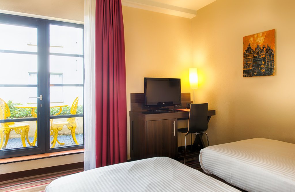Фото Leonardo Hotel Antwerp
