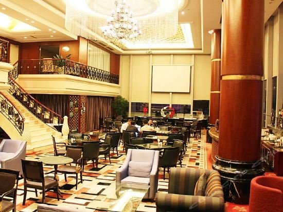 Фото Century Plaza Hotel