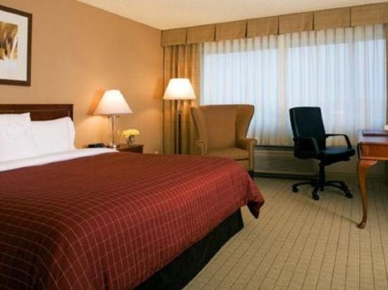 Фото Sheraton Ontario Airport Hotel