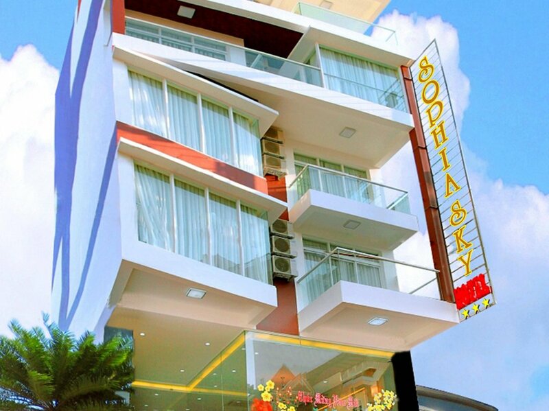 Гостиница Sophia Sky Hotel в Нячанге