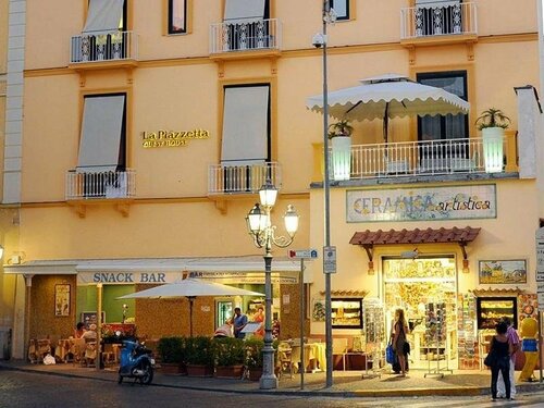 Внешний вид отеля La Piazzetta Guest House в Сорренто, фото 4