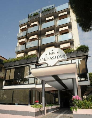 Гостиница Ambassador в Риччоне