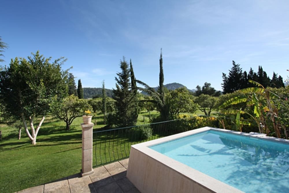 Фото Villa - 4 Bedrooms with Pool and WiFi - 108746