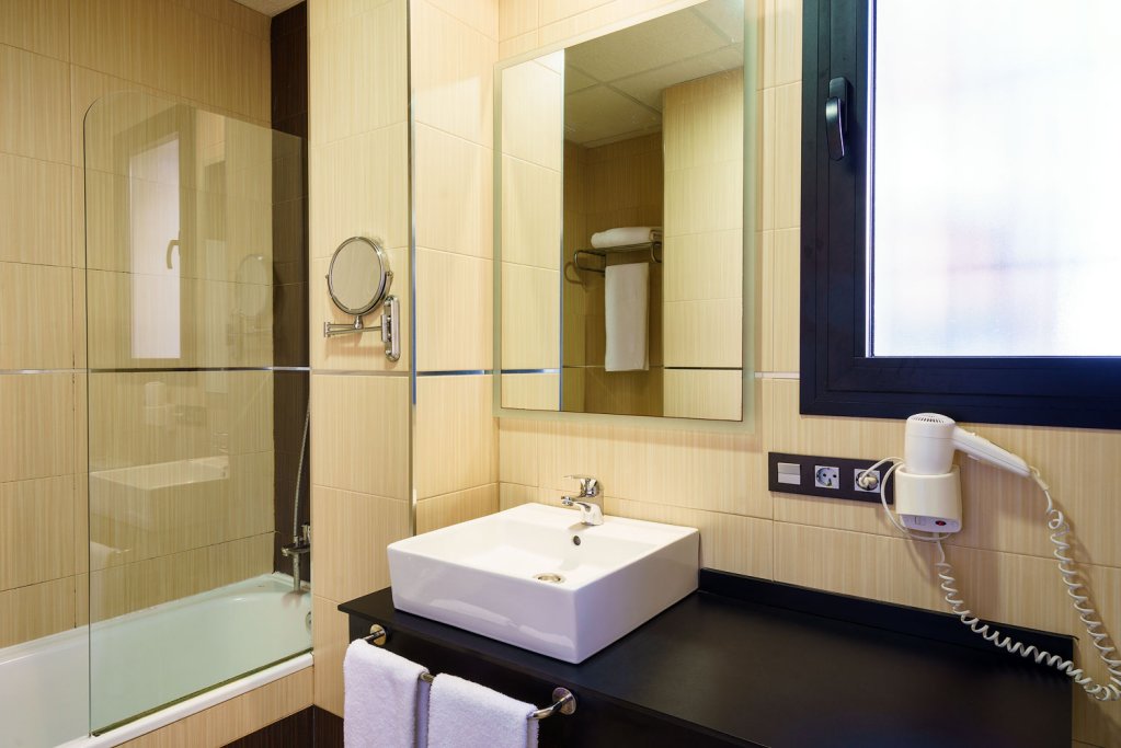 Фото Exe Málaga Museos Hotel