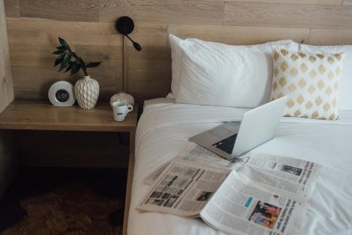 Фото The Preston House & Hotel