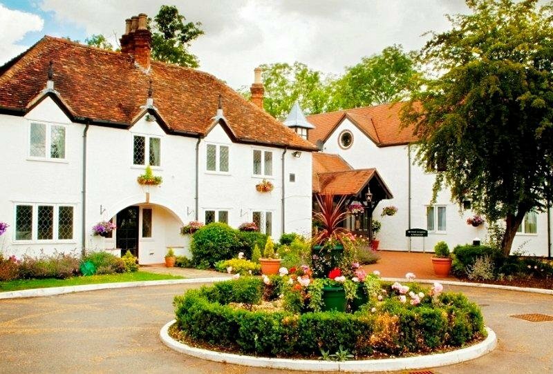 Гостиница Barns Hotel в Бедфорде
