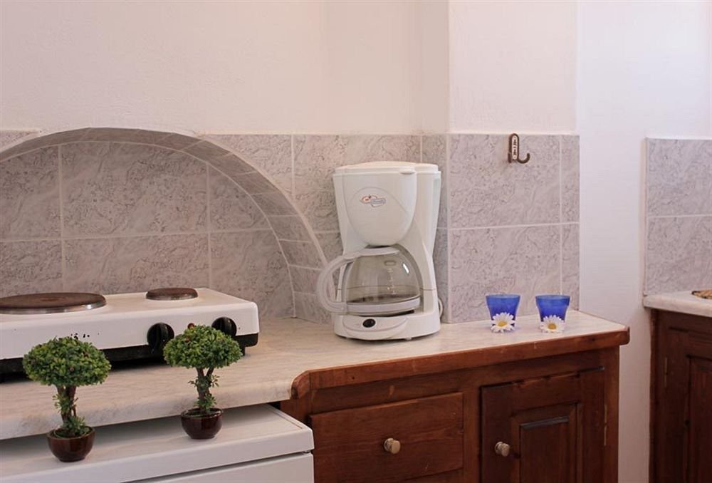 Фото Vrachia Studios & Apartments