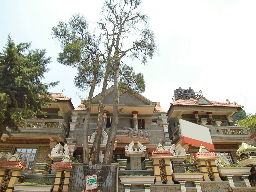 Фото отеля 2