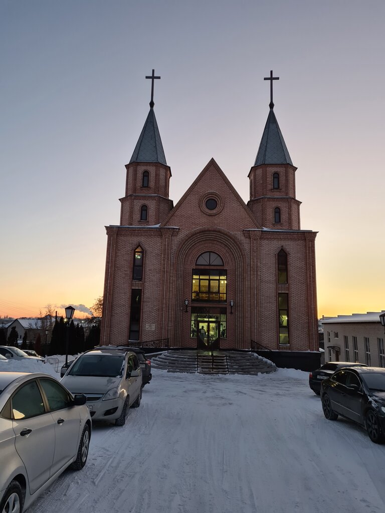 كنيسة بروتستانتية Tserkov Blagodat Yevangelskikh Khristian-Baptistov ، ، صورة