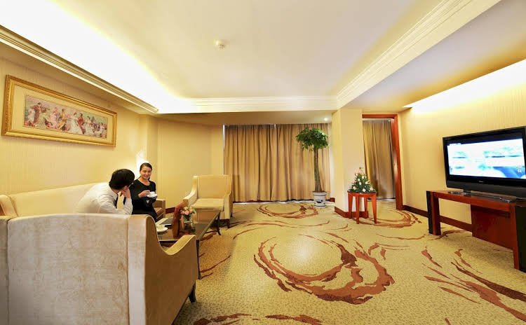 Фото Vienna International Hotel Xiangyang Railway Stati