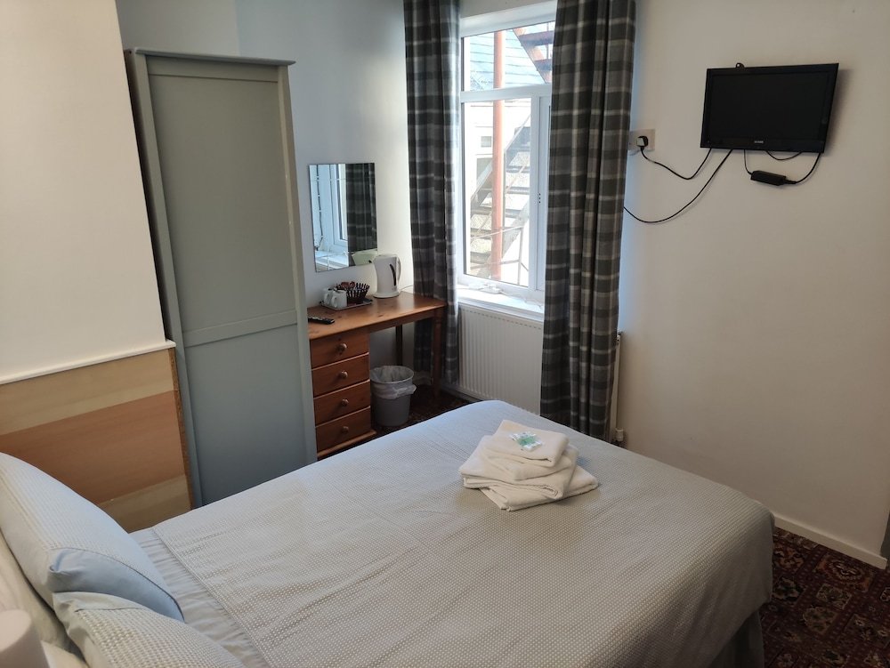 Фото The Brentwood Hotel