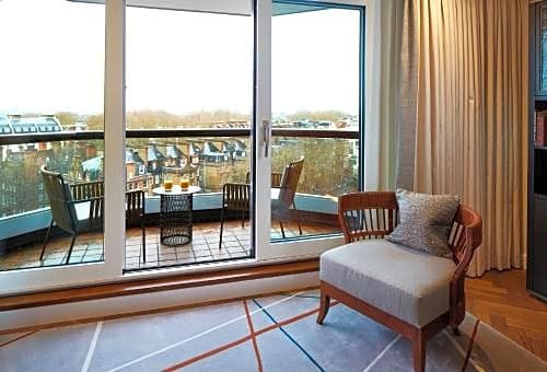 Фото Cheval Gloucester Park