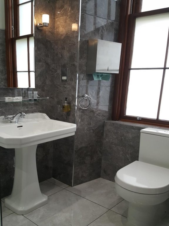 Фото McLays Guest House