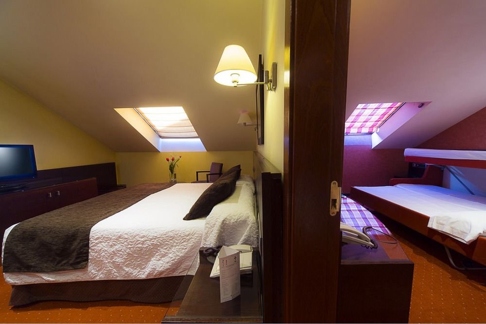 Фото Hotel San Juan de los Reyes