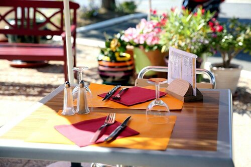 Внешний вид отеля Hotel Le Rialto в Лё Секестре, фото 5