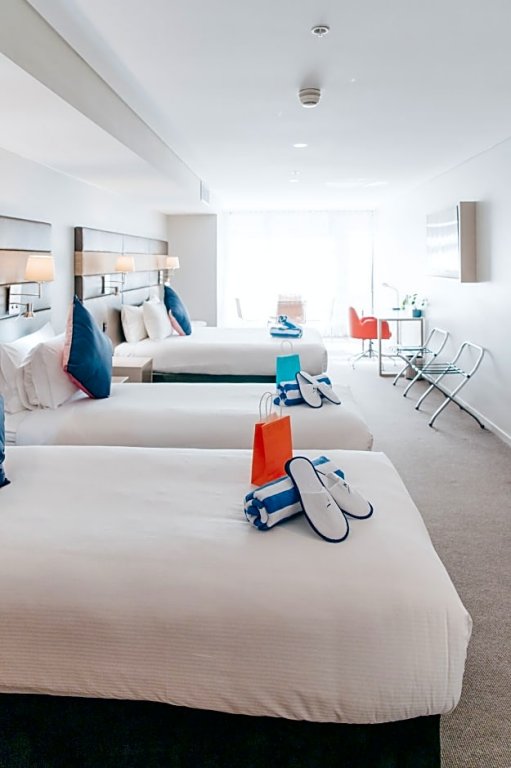 Фото Novotel Newcastle Beach