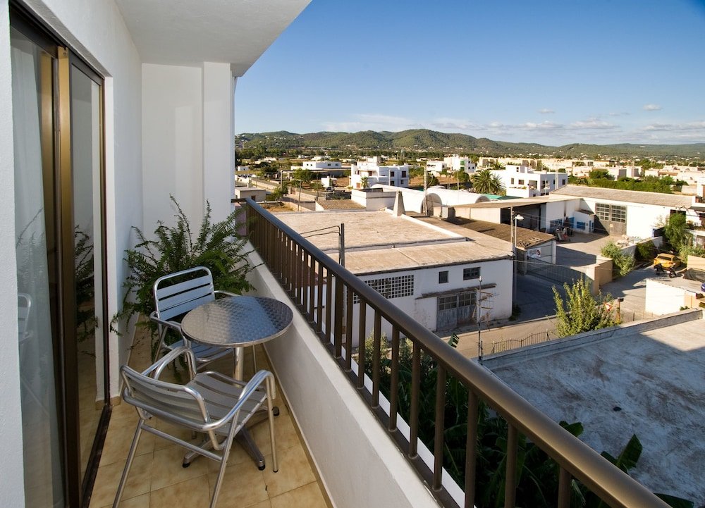 Фото Hostal Can Jurat