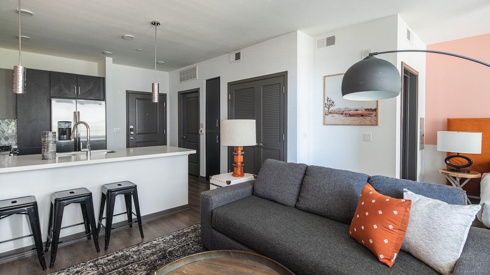 Фото Luxe Tempe Apartments by WanderJaunt