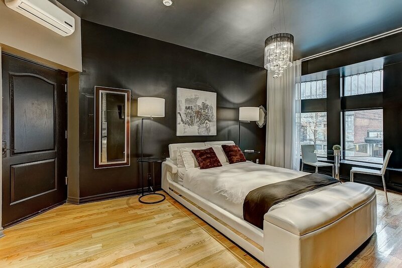Гостиница Design Studio Downtowndrummond Near Ritz 102 в Монреале
