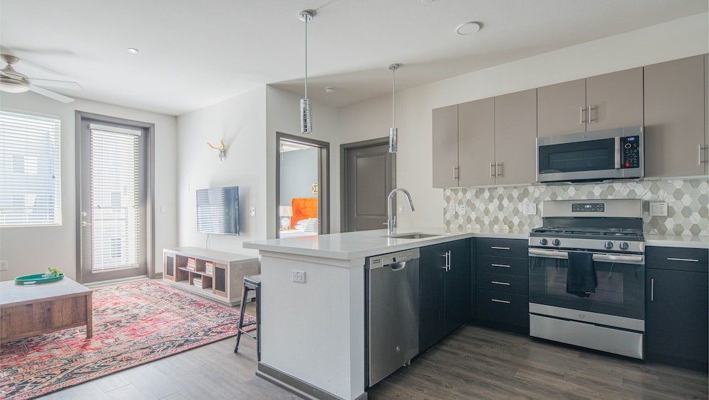 Фото Luxe Tempe Apartments by WanderJaunt