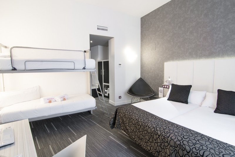 Фото Petit Palace Santa Bárbara