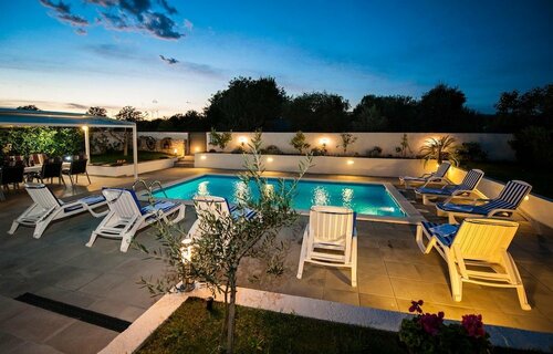 Жильё посуточно Beautiful Home in Rovinj With Outdoor Swimming Pool and 4 Bedrooms