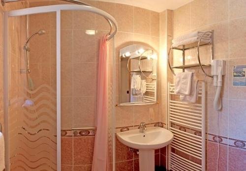 Фото Hotel Makin