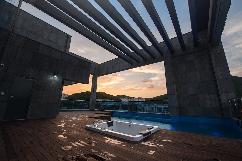 Фото R&b Business Hotel