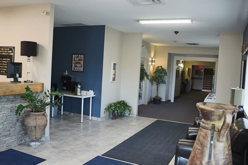 Фото R & R Inn & Suites