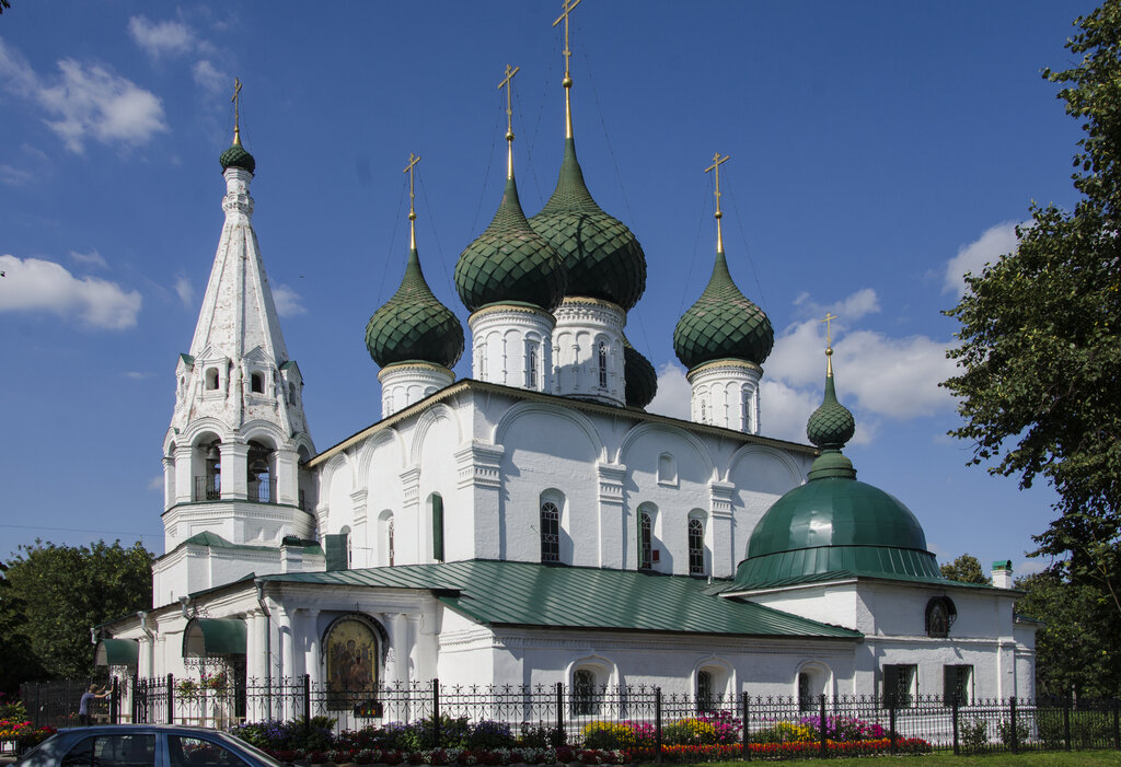 Ярославль церковь спаса на городу фото летом
