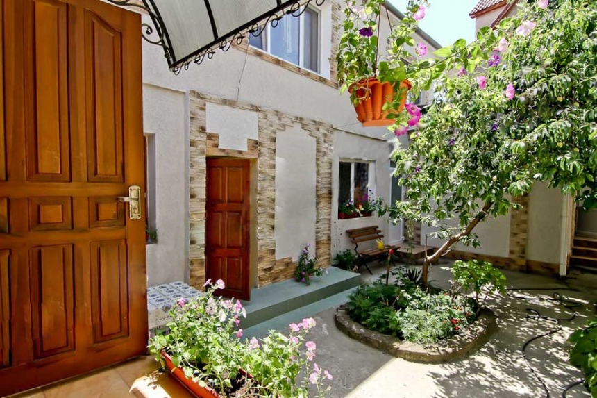 Фото отеля 2