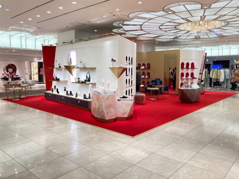 louboutin bijenkorf