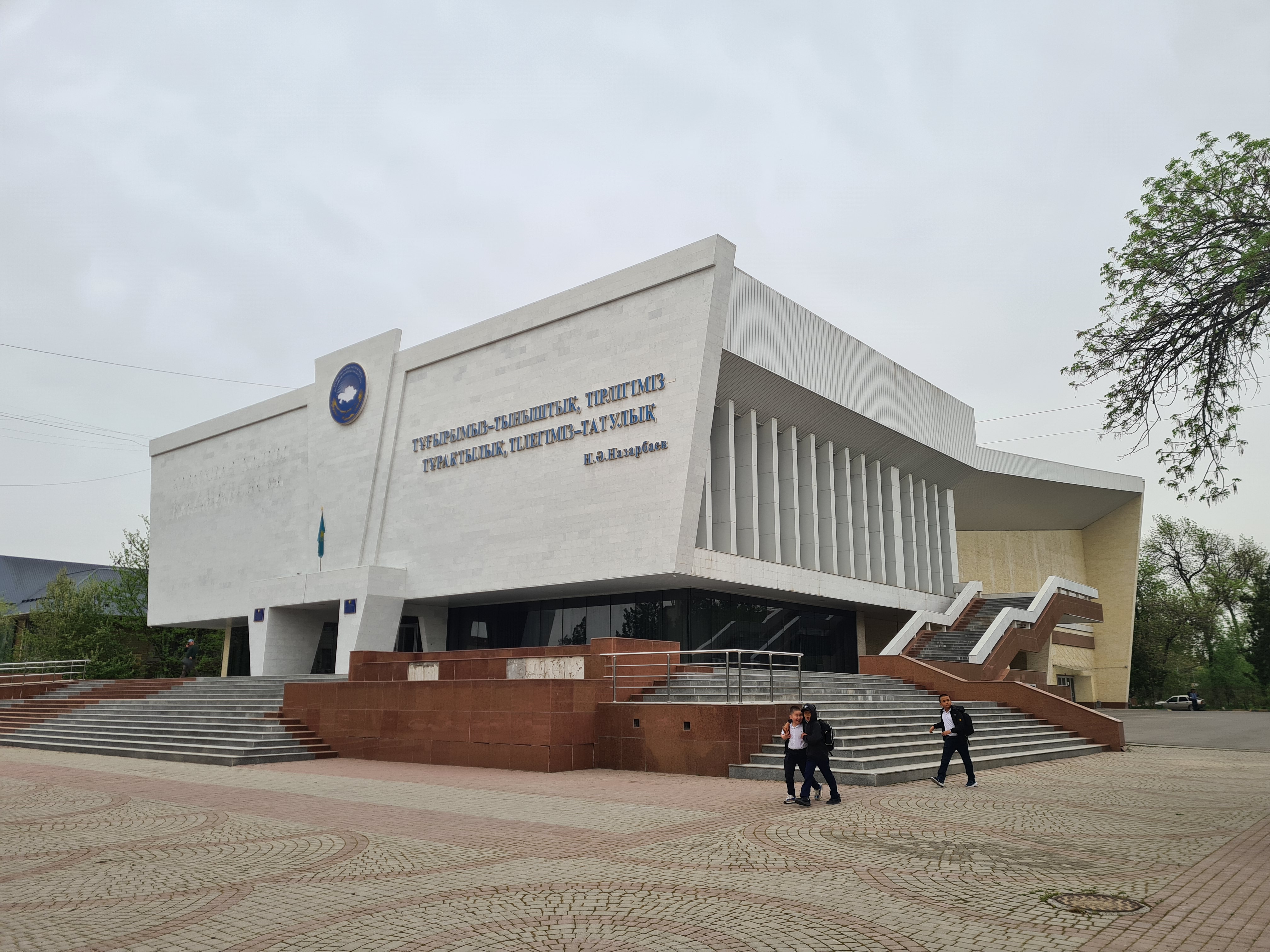 Қыздар киска сорады