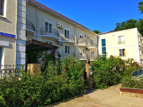 Гостиница Золотой Каштан в Архипо-Осиповке