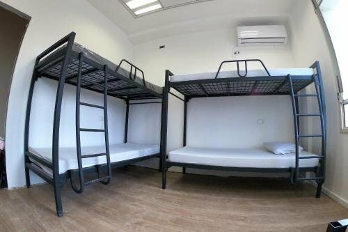 Хостел Overstay Jaffa Backpackers Hostel в Тель-Авиве
