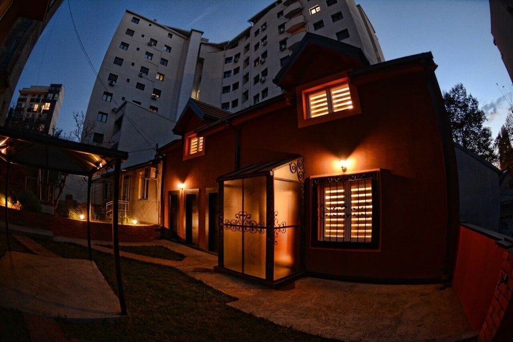 Фото отеля 1