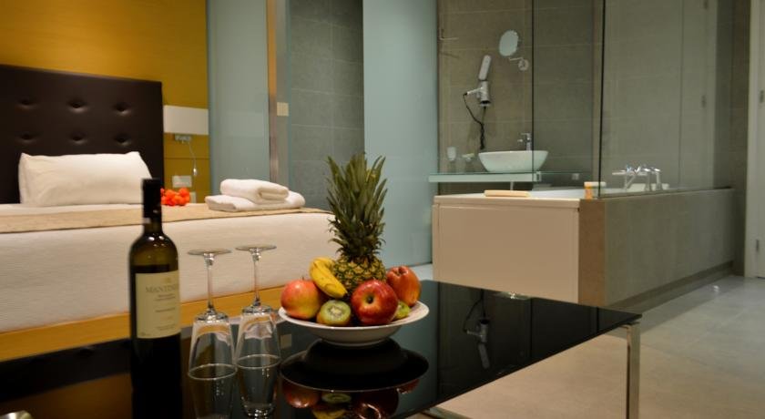 Фото Atlantis Boutique City Hotel