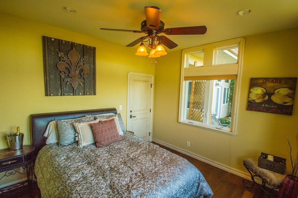 Фото High Ridge Manor