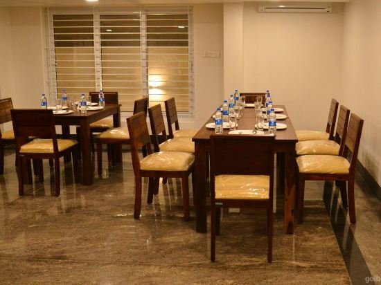 Фото Park Avenue Suites