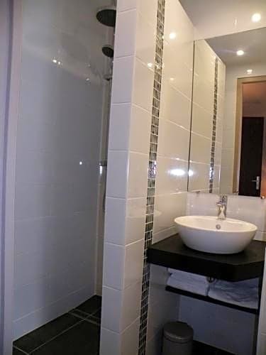 Фото Logis Hotel la Grassinais