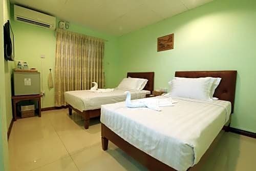 Фото Inn Hundred Moon