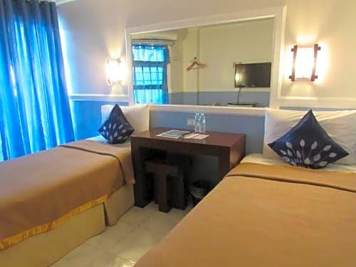 Фото Oyster Plaza Hotel