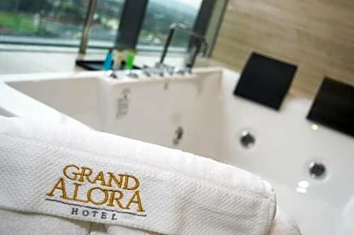 Гостиница Grand Alora Hotel в Алор-Сетаре