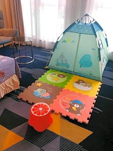 Фото Holiday Inn Express Qingdao West Coast, an Ihg Hotel