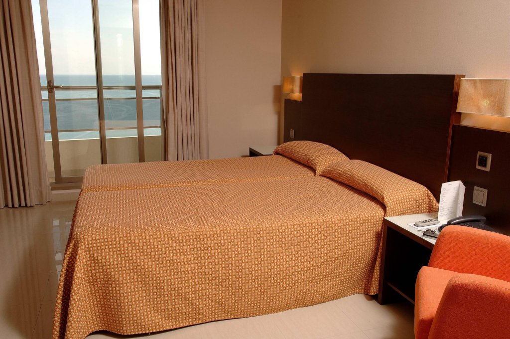 Фото Hotel Bahía Calpe by Pierre & Vacances