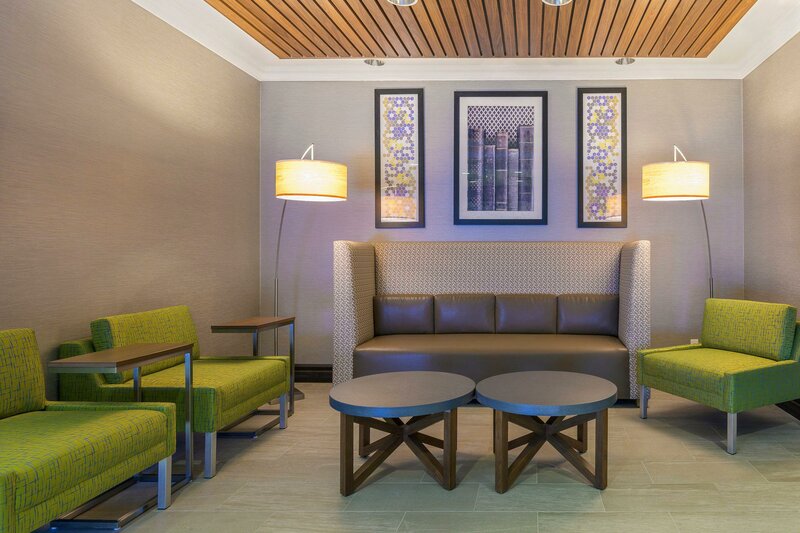 Гостиница Holiday Inn Express Hotel & x26; Suites North Bay в Норт-Бей